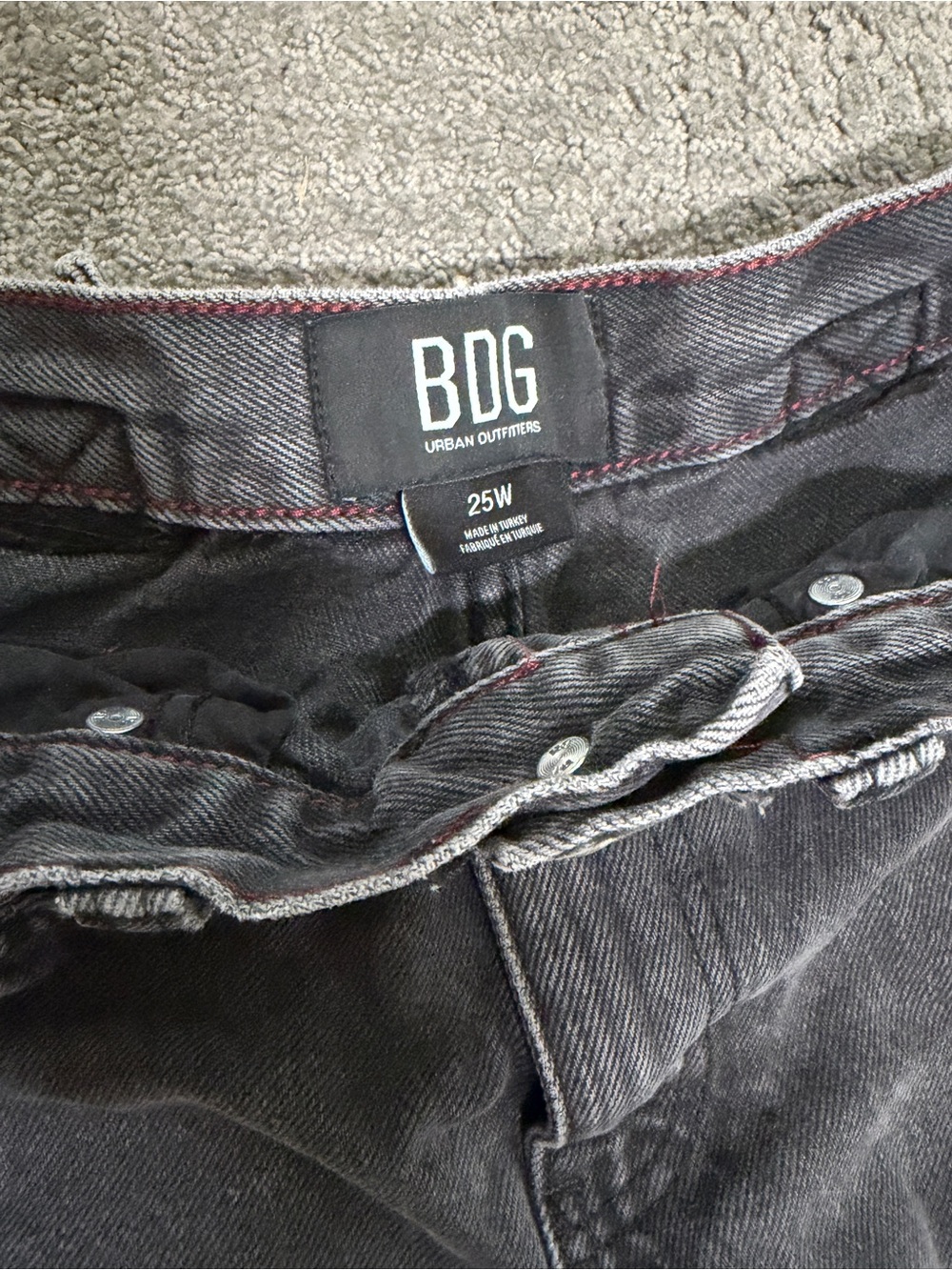 BDG Logan Buckle Baggy Barrel Jeans - Picture 3 of 9